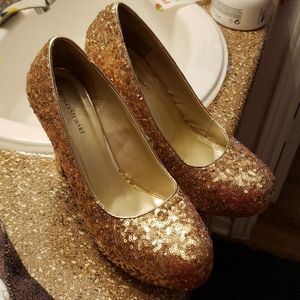 Sparkly Gold Sequin Pumps